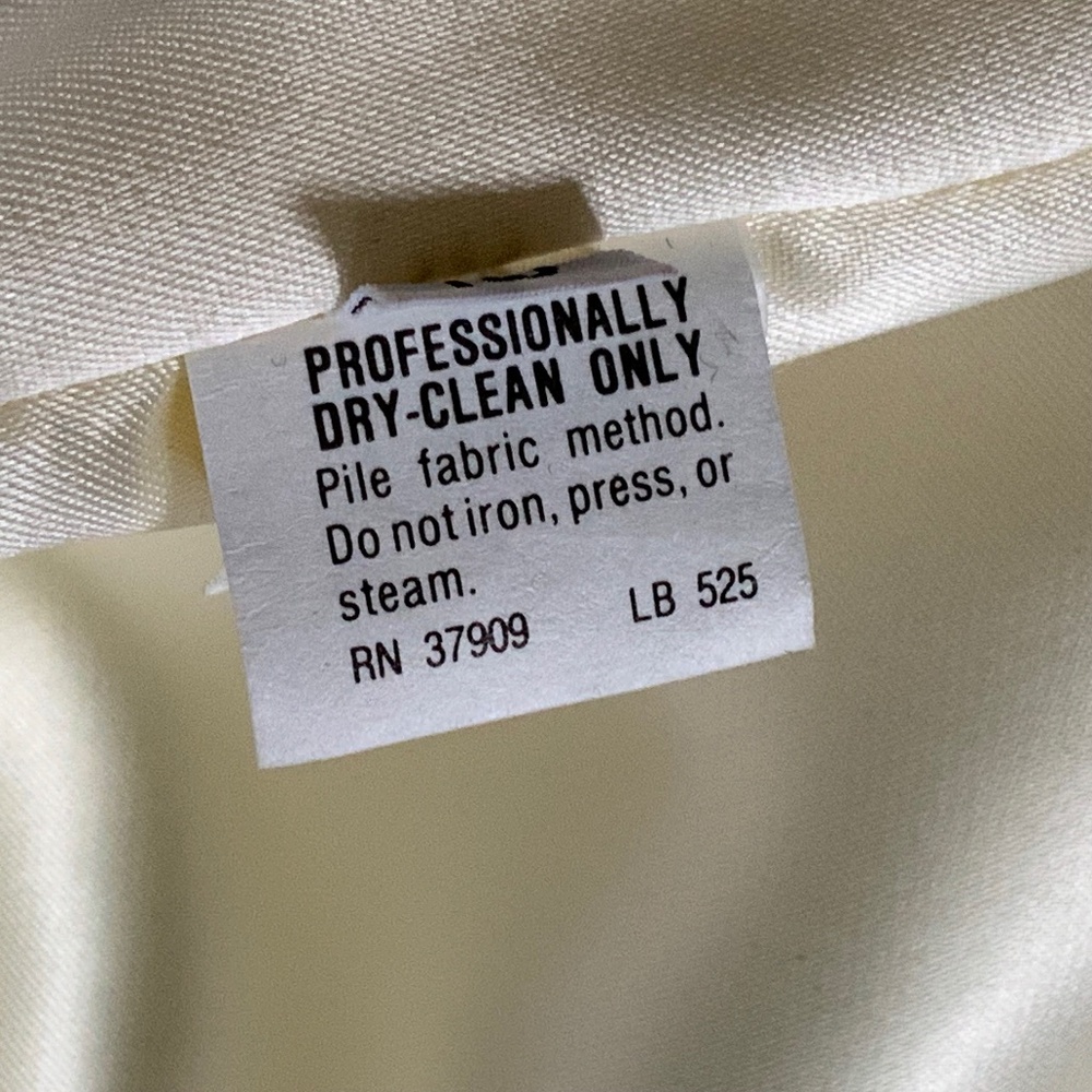 Monterey Fashions - Vintage White Faux Fur Coat - Picture 8 of 12